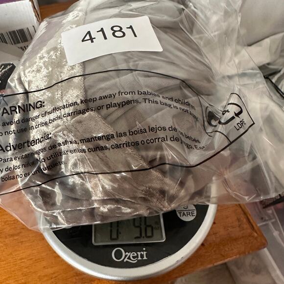 Urban outfitters crushed velvet Vanessa romper size Large silence noise - Picture 10 of 11